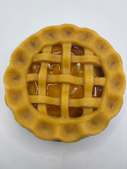 Dutch Apple Pie Candle with Lattice Crust – 8 oz, 3-Wick Realistic Dessert Candle