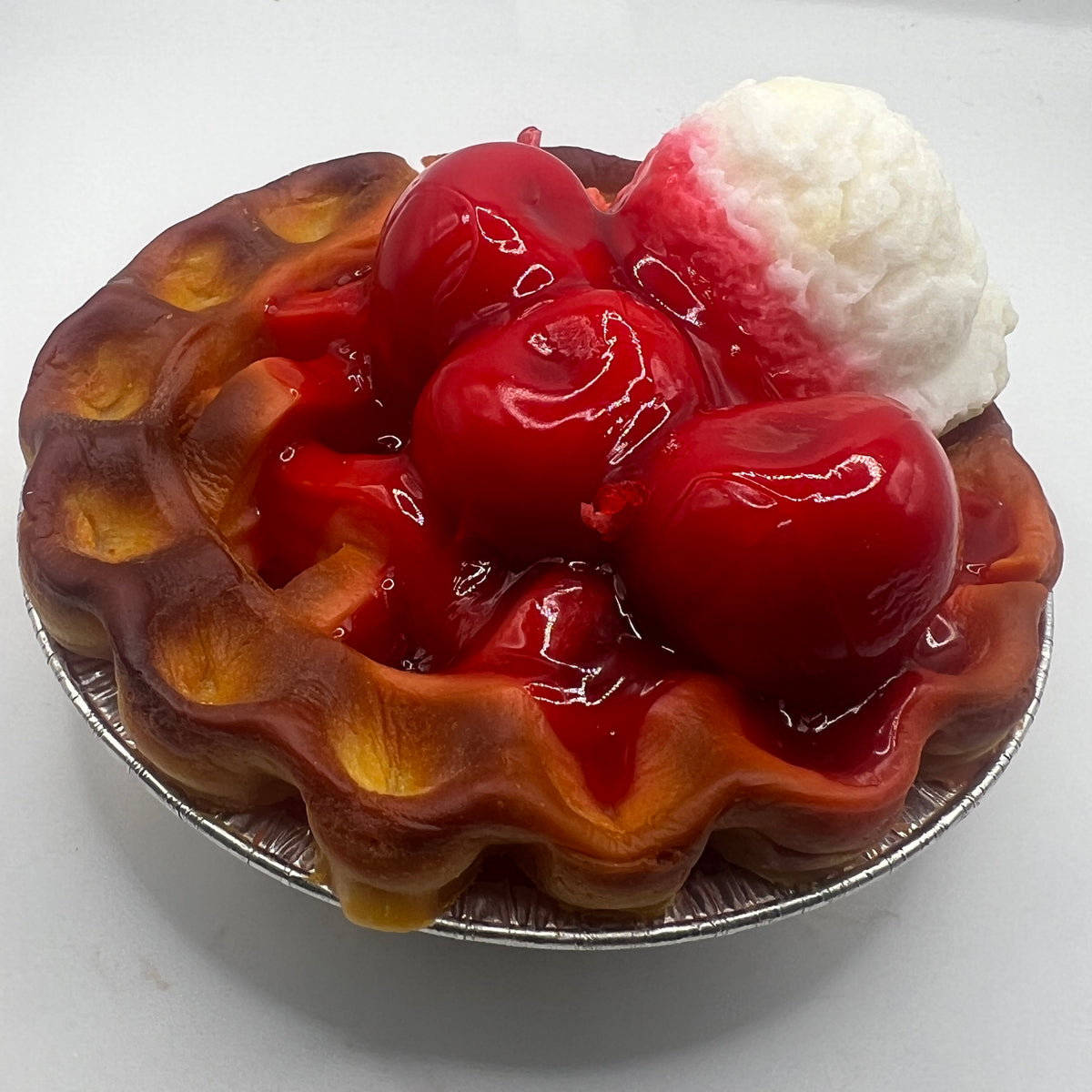 Cherry Pie à la Mode Candle – 5" 2-Wick Food-Themed Dessert Candle